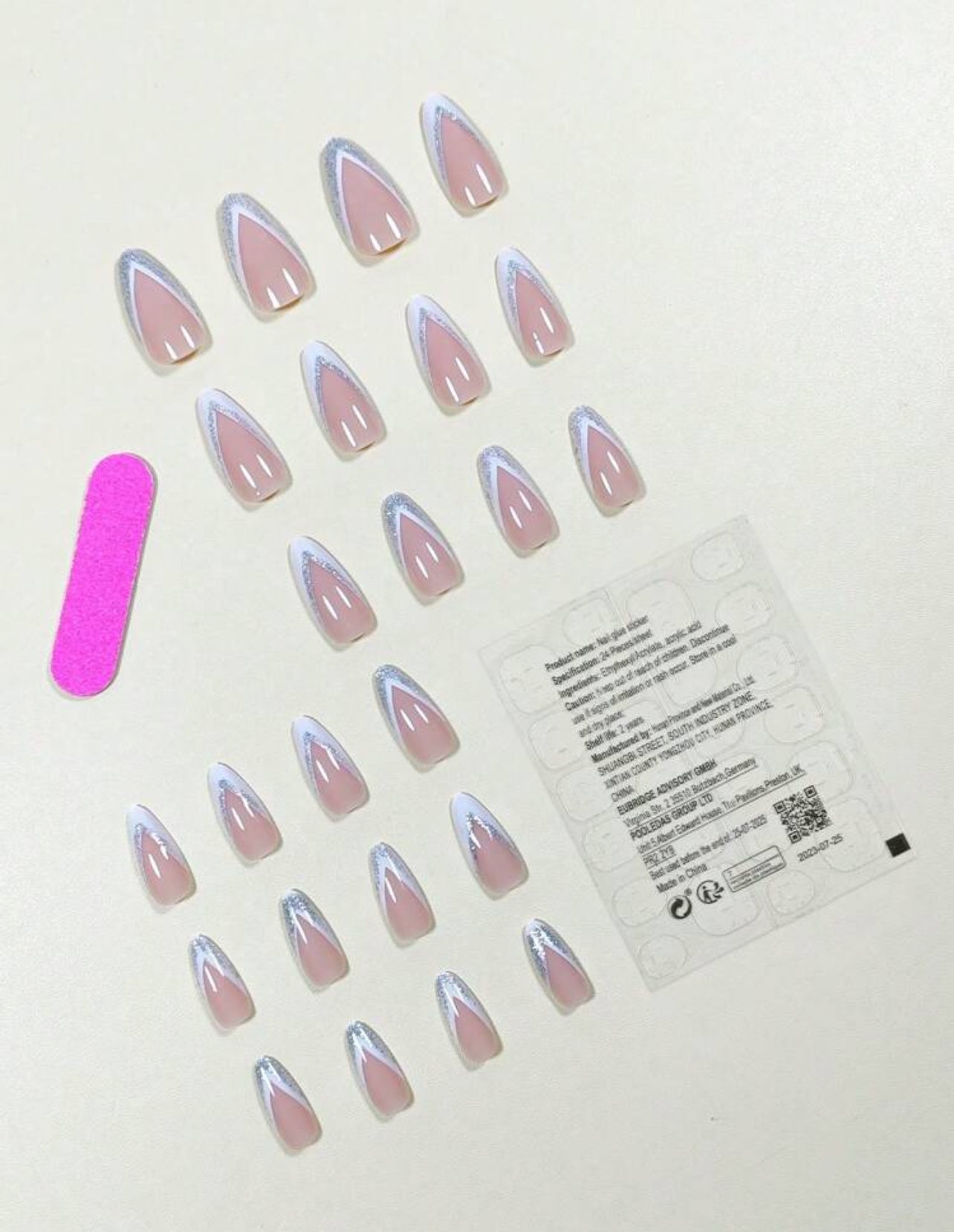 24pcs French-Inspired Almond-Shaped Medium-Length Press-On Nails – Makeup Cluster Design - DI6007