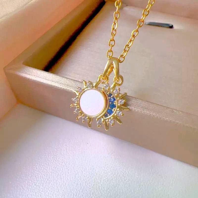 Sun & Crescent Necklace – Trendy Stainless Steel with Gold-Plated Pendant S1