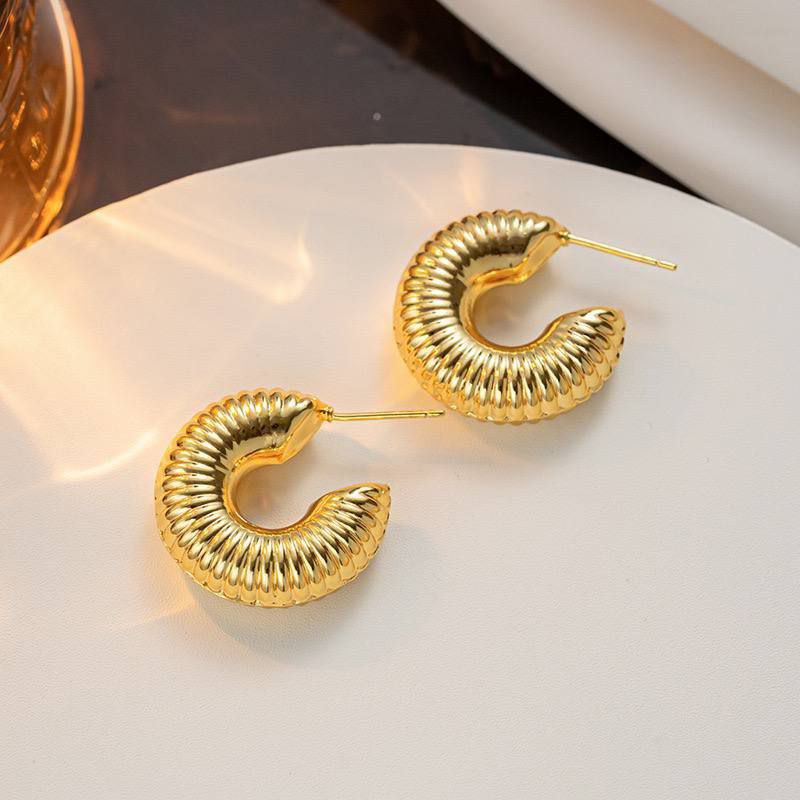 Lightweight Hollow Chinese Gold Earrings – Real Gold Plated S1