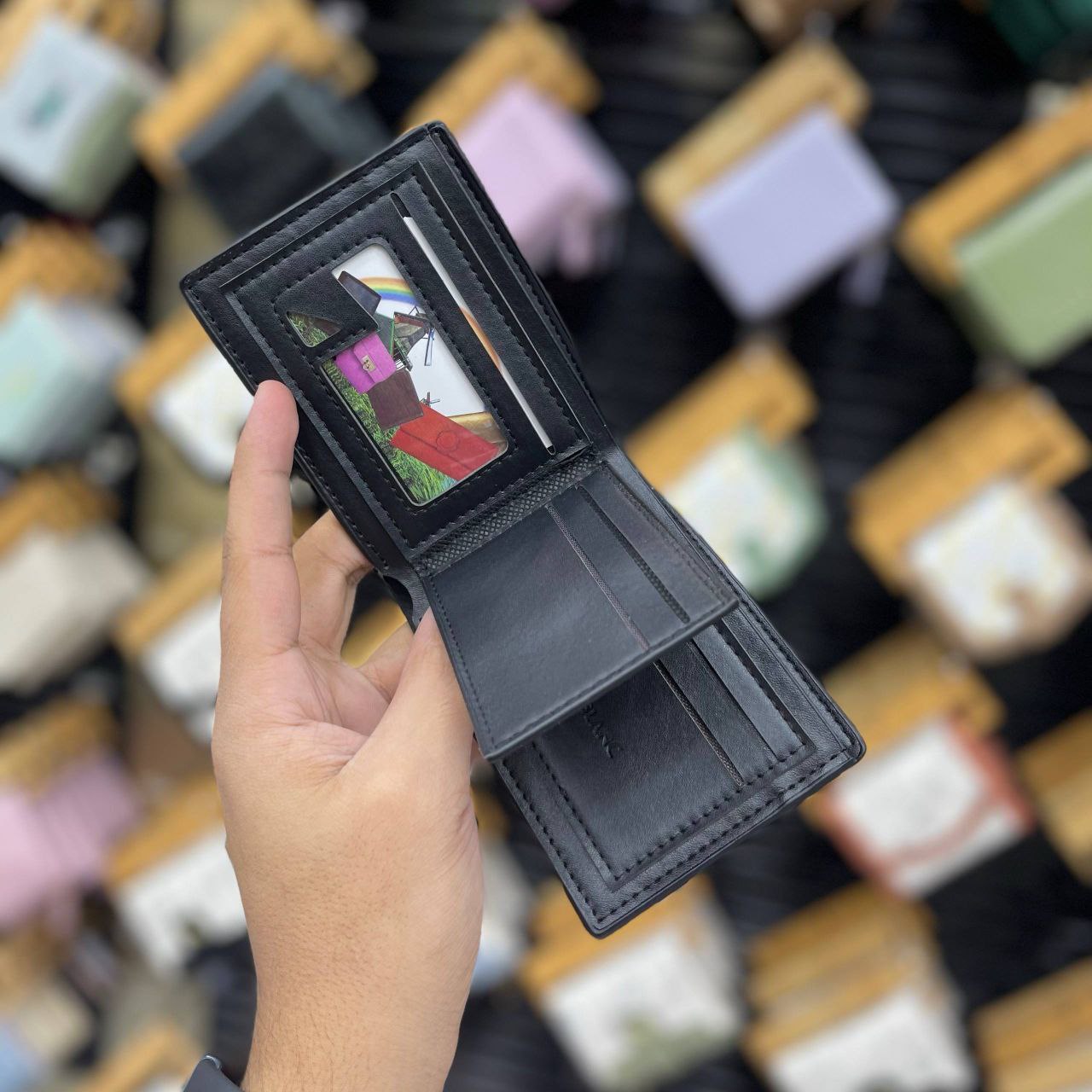 GUESS Men’s Leather Wallet – Premium Quality S1