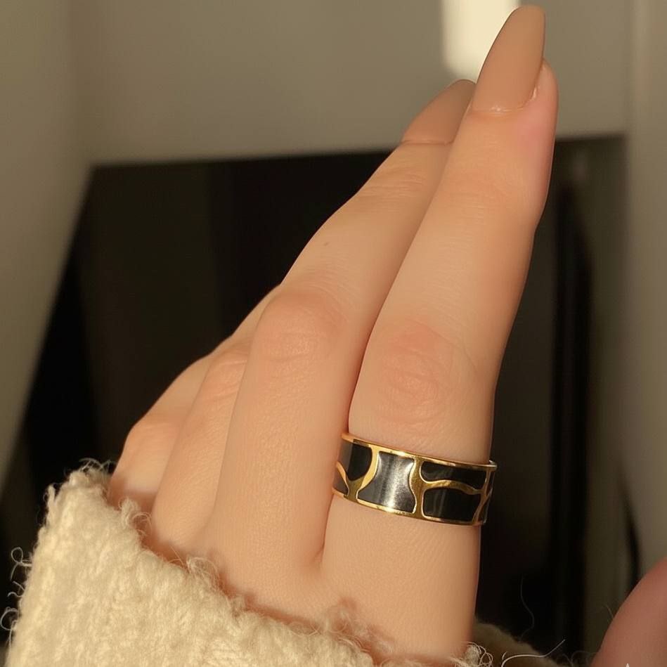 Pure 316 Stainless Steel Enamel Ring – Black and White S1