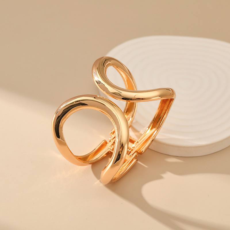 Trendy Shein Style Chinese Gold Bracelet S1