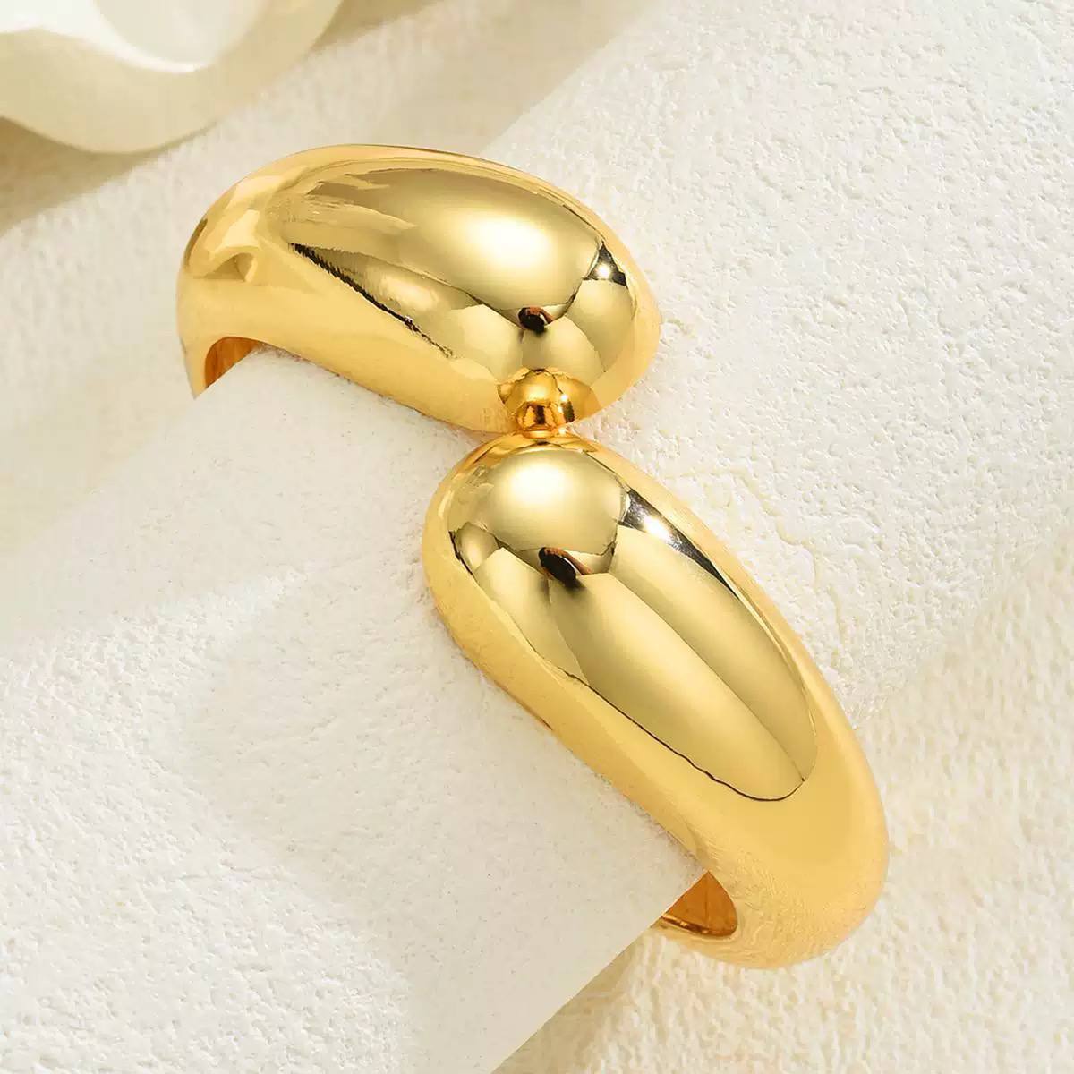 Lobangle Trend Bracelet in Chinese Gold S1