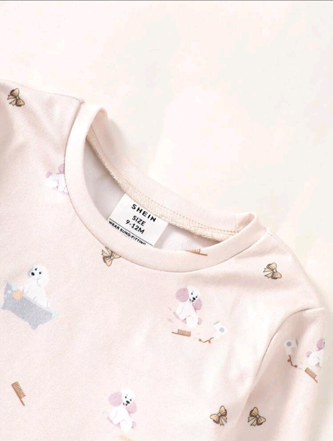 Product Name:
SHEIN Girls 2-Piece Pajama Set with Cute Puppy Print Raglan Sleeve Tee and Cozy Pants