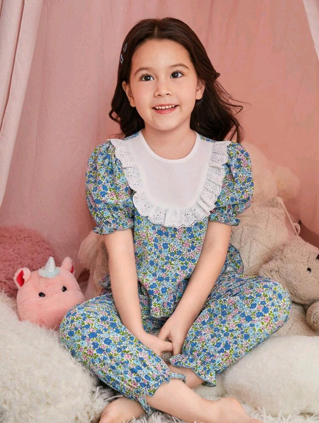 Product Name:
SHEIN Girls Puff Sleeve Top and Pants Pajama Set with Princess Print, Floral Pattern, and Pink Lace Bead Trim