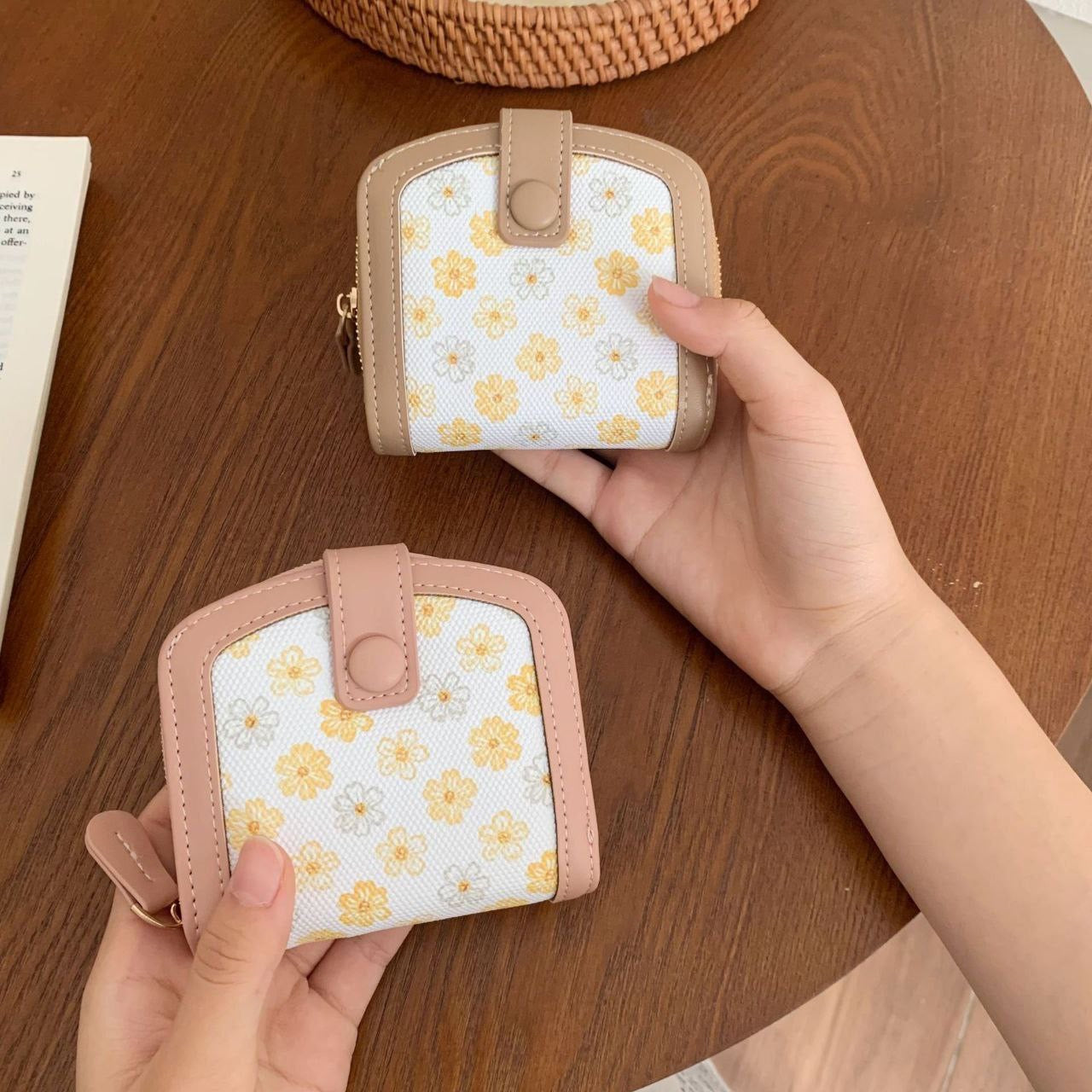 BloomCharm Wallet – Trendy Floral Elegance S1  Code :1-2