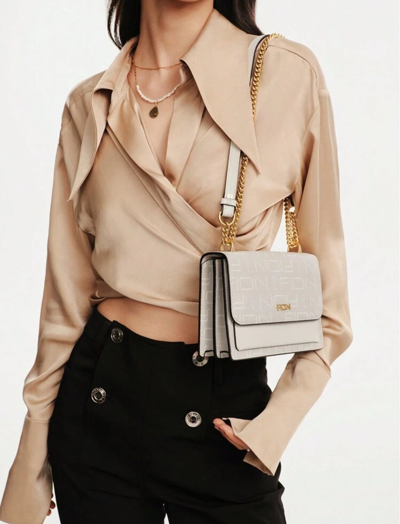 Fayon Crossbody Bag with Gold Chain - Modern and Elegant Design