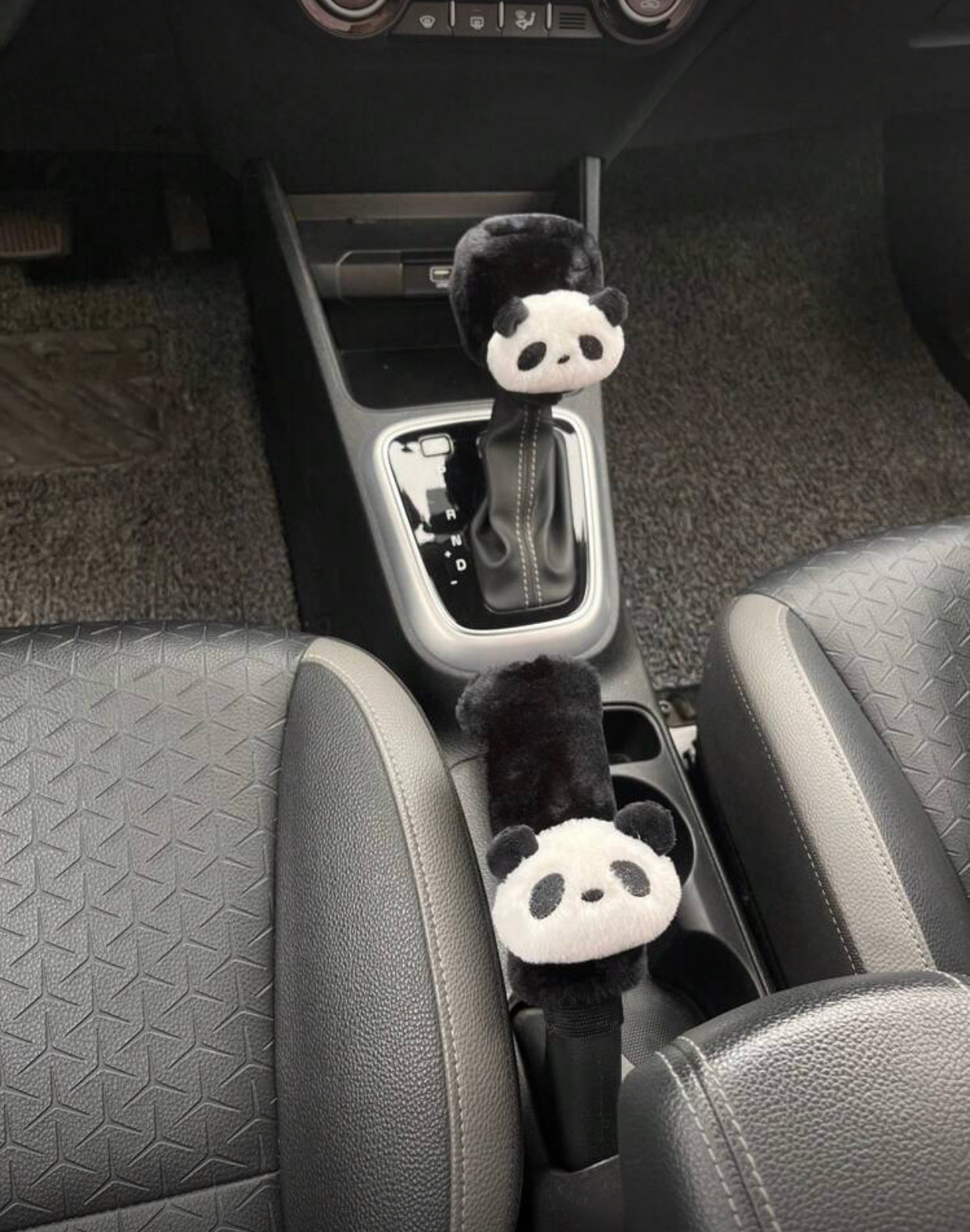 2-Piece Cartoon Print Car Interior Cover Set – Seatbelt, Handbrake & Gear Handle