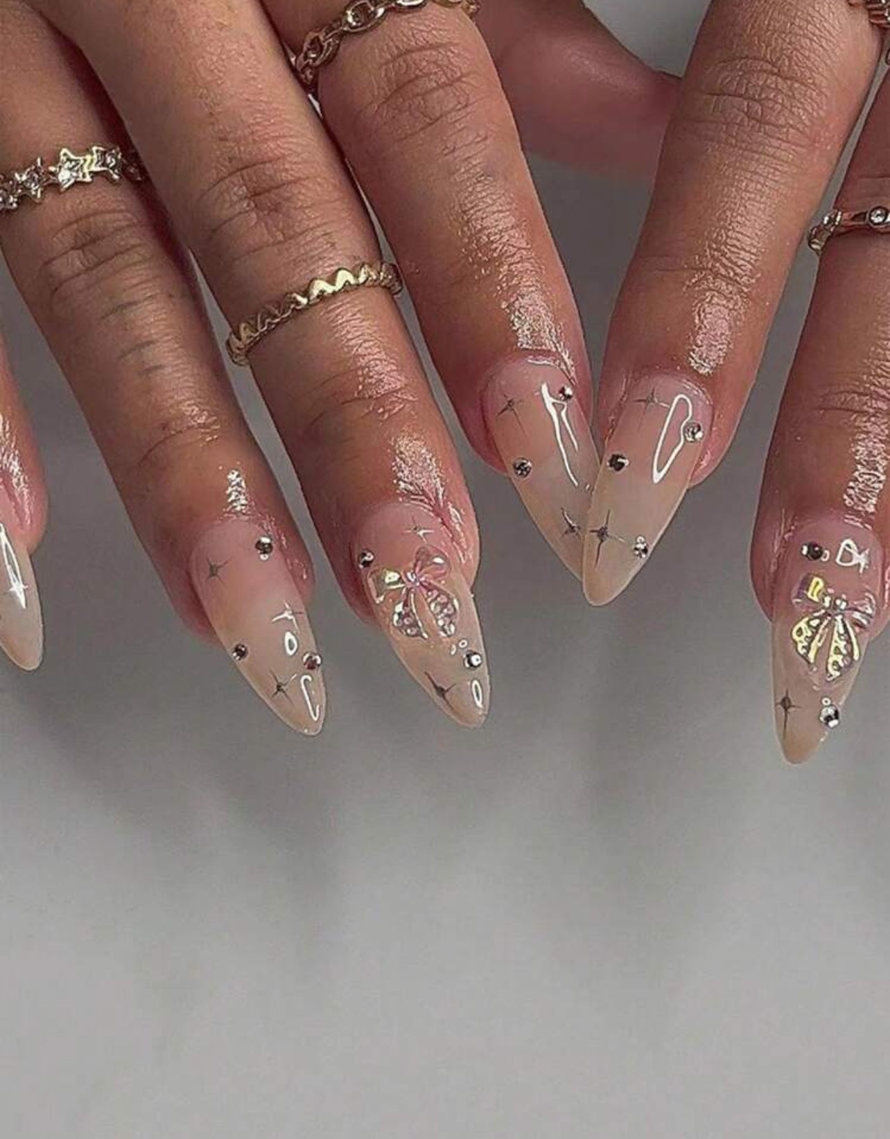 24pcs Elegant French Fake Nails – Almond Shape with Bows & Stars - DI6006