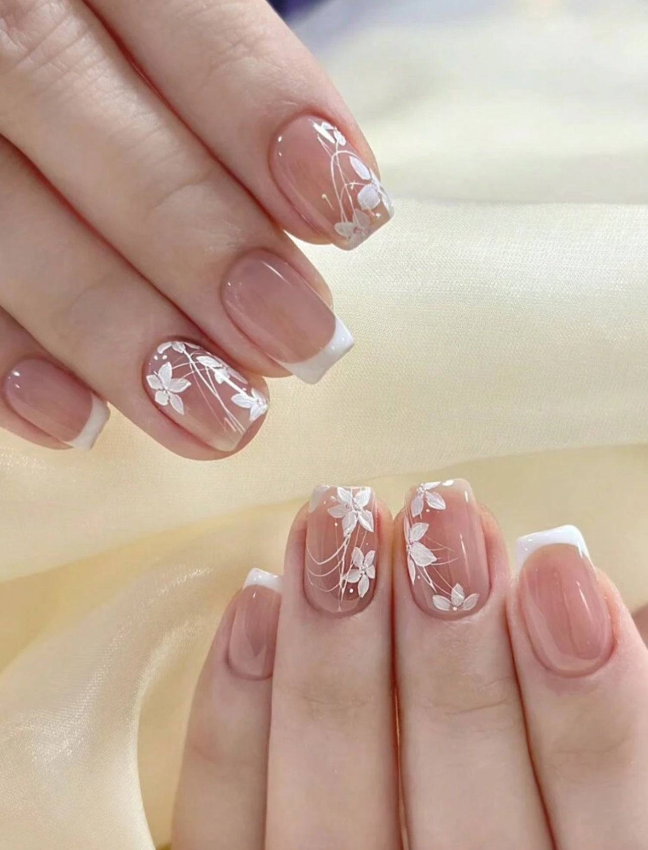 24pcs Press-On Nails with Floral Design + 1 Sheet Nail Adhesive Tabs - DI6035 - DI6037