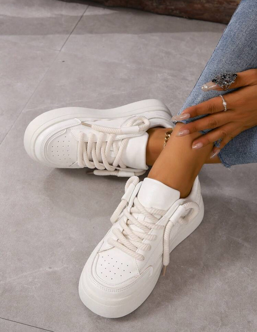 Fashionable & Simple All-Match White Sneakers – Casual Everyday Shoes for Women - K2004