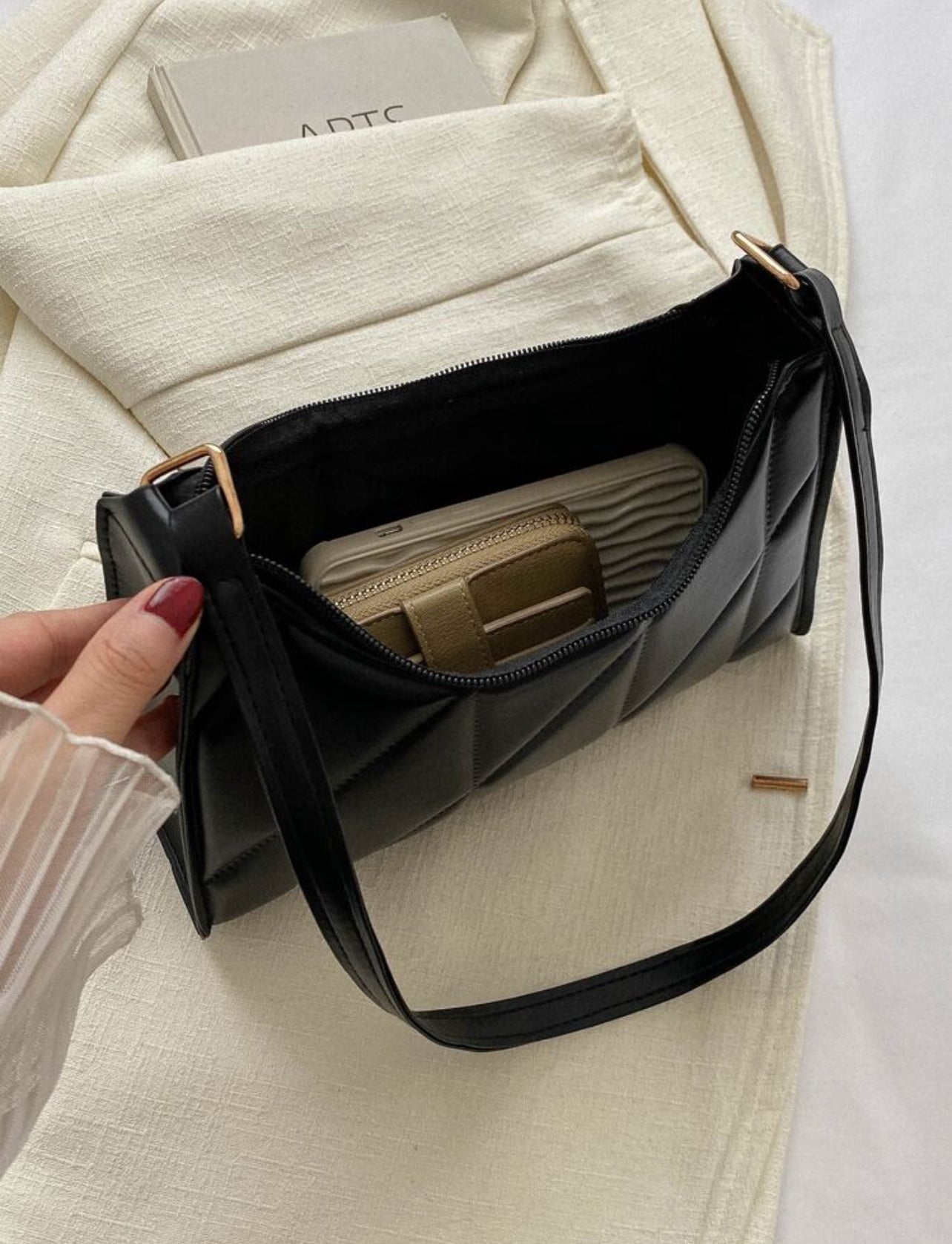 Ellie Square Bag - An Elegant Touch for the Modern Woman