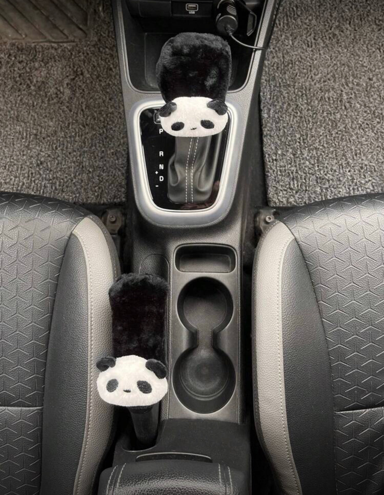 2-Piece Cartoon Print Car Interior Cover Set – Seatbelt, Handbrake & Gear Handle