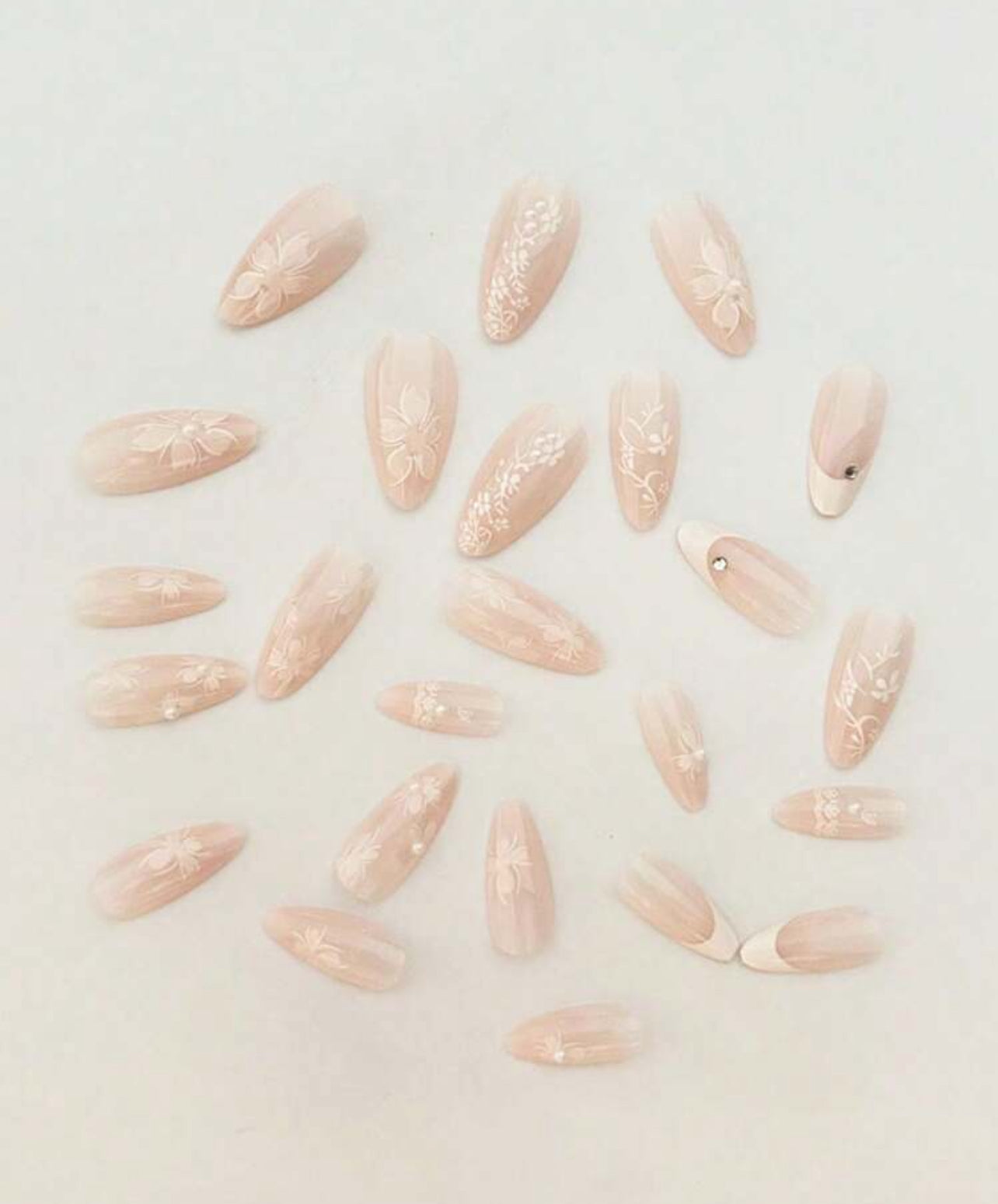 24pcs White Lace Press-On Nails Set – Glossy Artificial Nails with Gel Glue & Nail File - DI6042 - DI6046