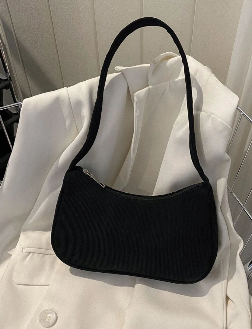 Minimalist Small Black Hobo Bag – Sleek Everyday Shoulder Purse for Women