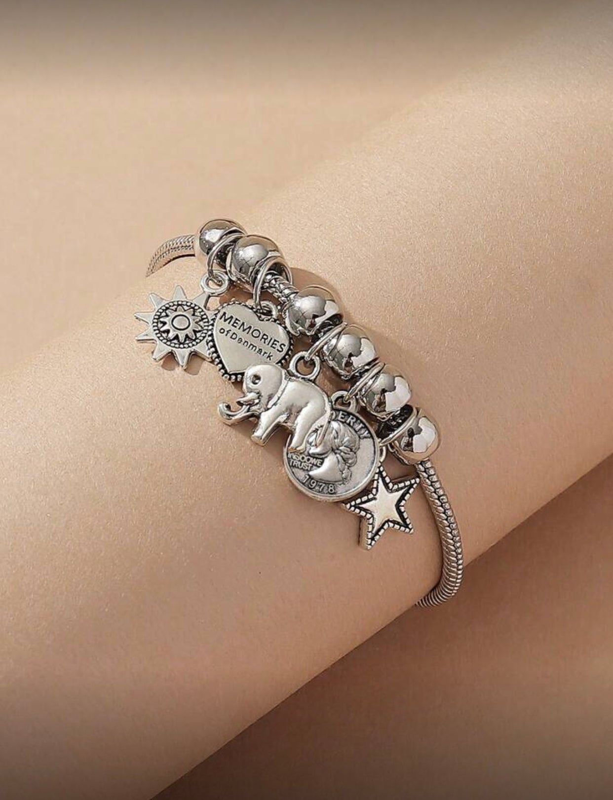 1pc Lucky Charm Beaded Bracelet with Elephant, Star, Heart & Circle Charms – Star Pendant Necklace for Women