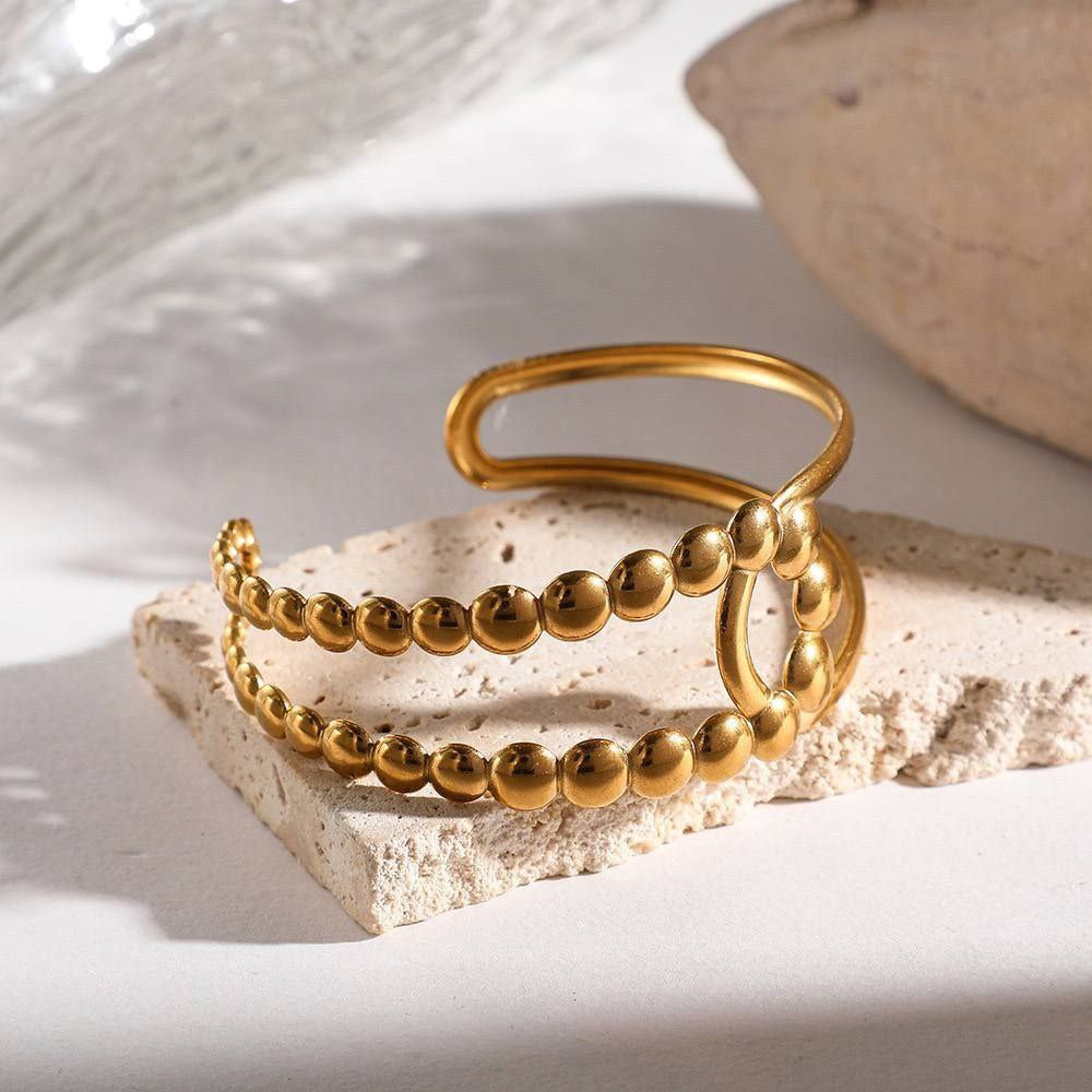 Luxury Gold Stainless Steel Free Size Bracelet S1