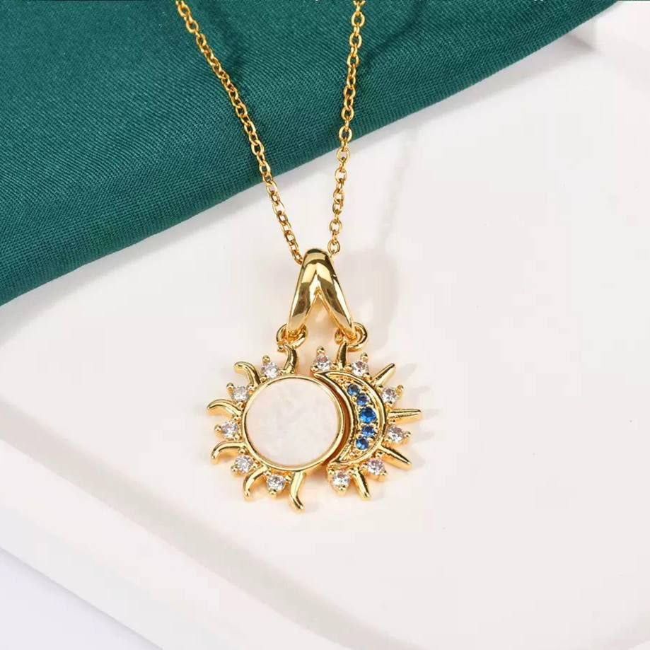 Sun & Crescent Necklace – Trendy Stainless Steel with Gold-Plated Pendant S1