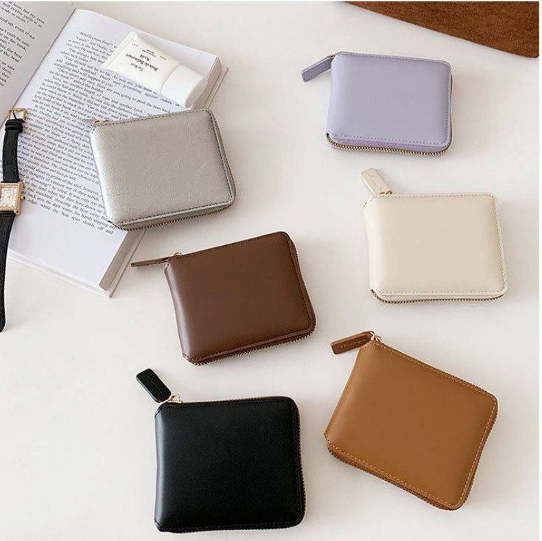 SlimVault – Premium Card Holder