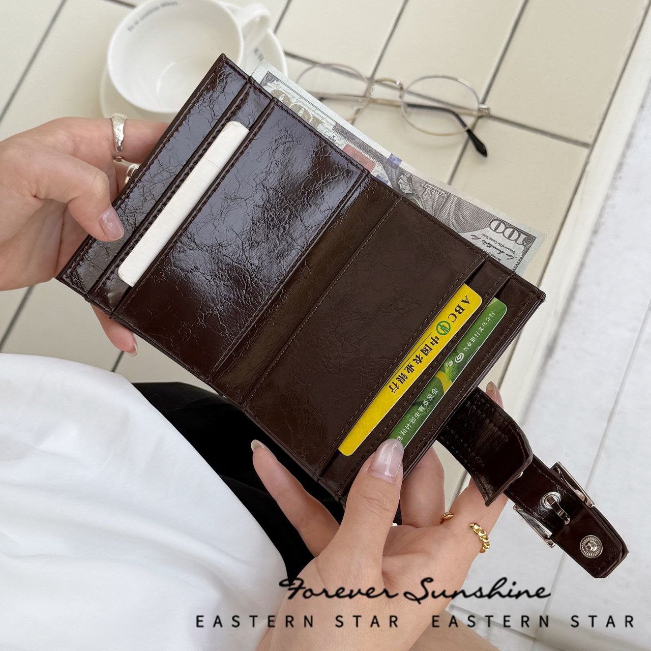 SlimVault – Premium Card Holder S1
