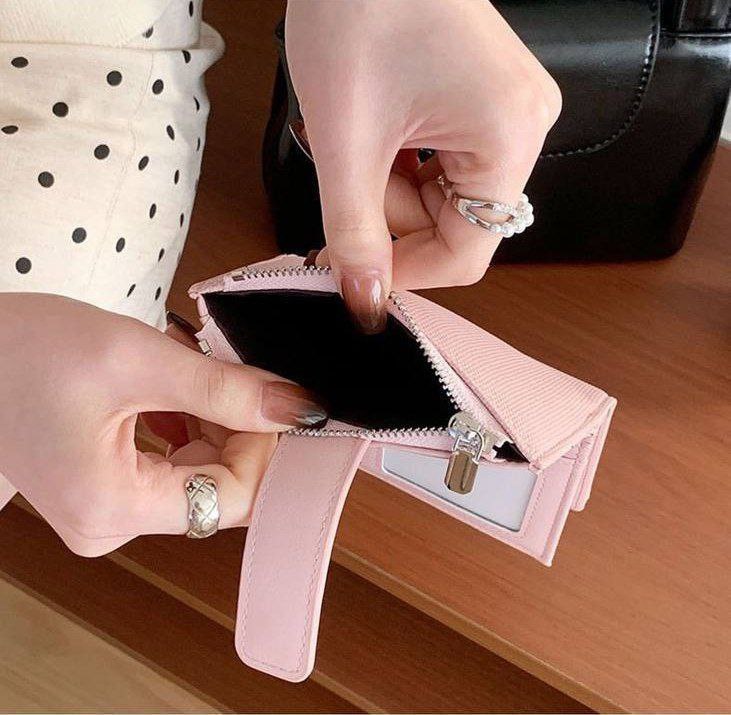 Elegant Multi-Compartment Leather Wallet S1