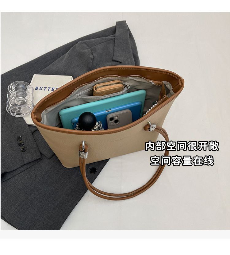 Chic Shoulder Bag – Spacious & Stylish S1         Code : 1632