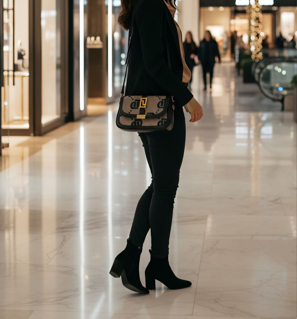 Stylish Imported Crossbody Bag – Compact & Trendy S1         Code : 1598