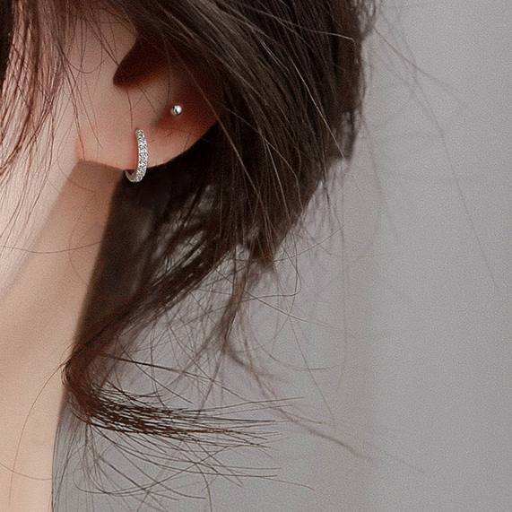 316 Stainless Steel Stud Earring – Colored Zircon Stones, 8 mm Diameter – Kid Friendly S1