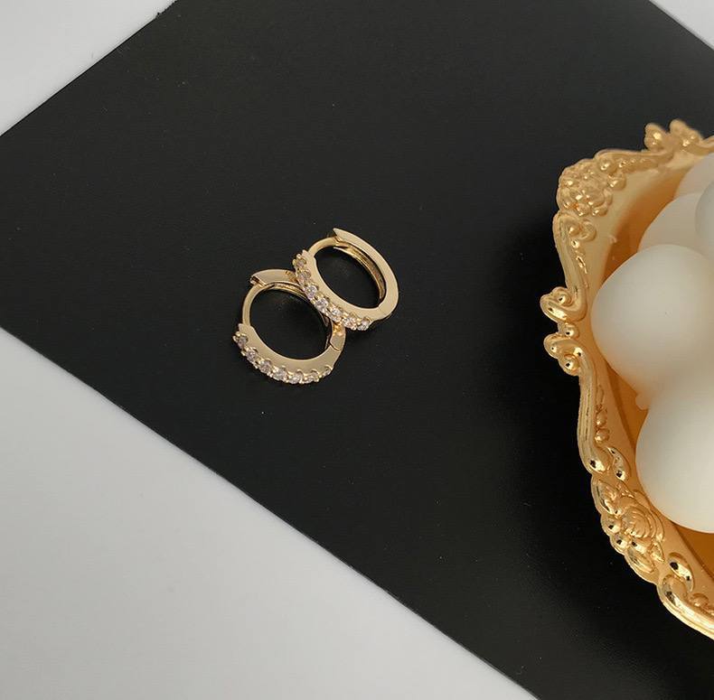 316 Stainless Steel Stud Earring – Colored Zircon Stones, 8 mm Diameter – Kid Friendly S1