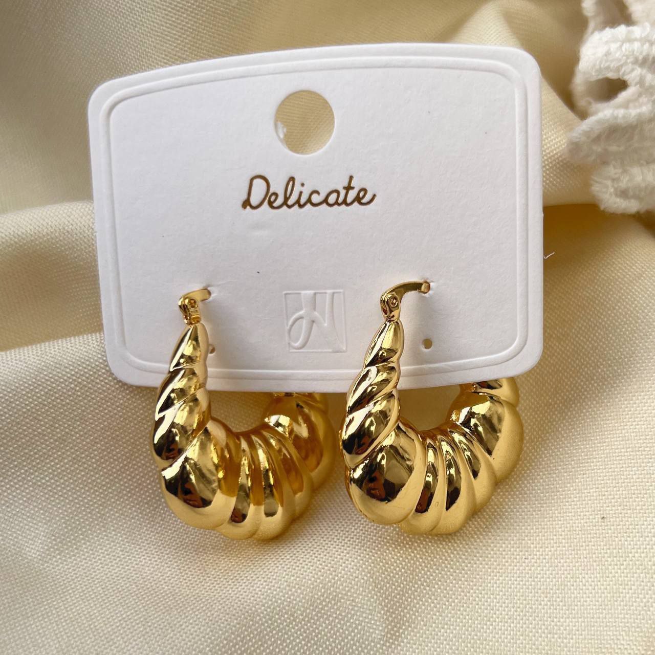Lightweight Hollow Chinese Gold Earrings – Real Gold Plated S1