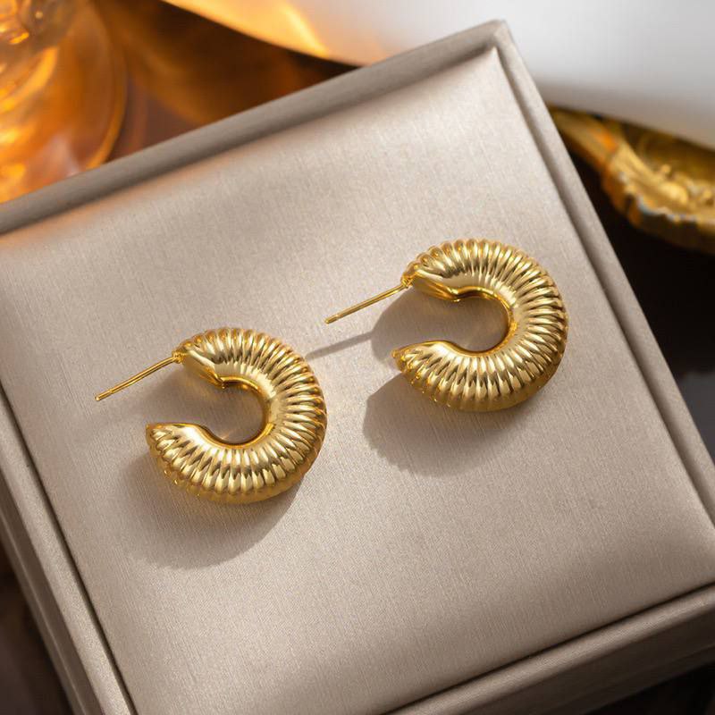 Lightweight Hollow Chinese Gold Earrings – Real Gold Plated S1