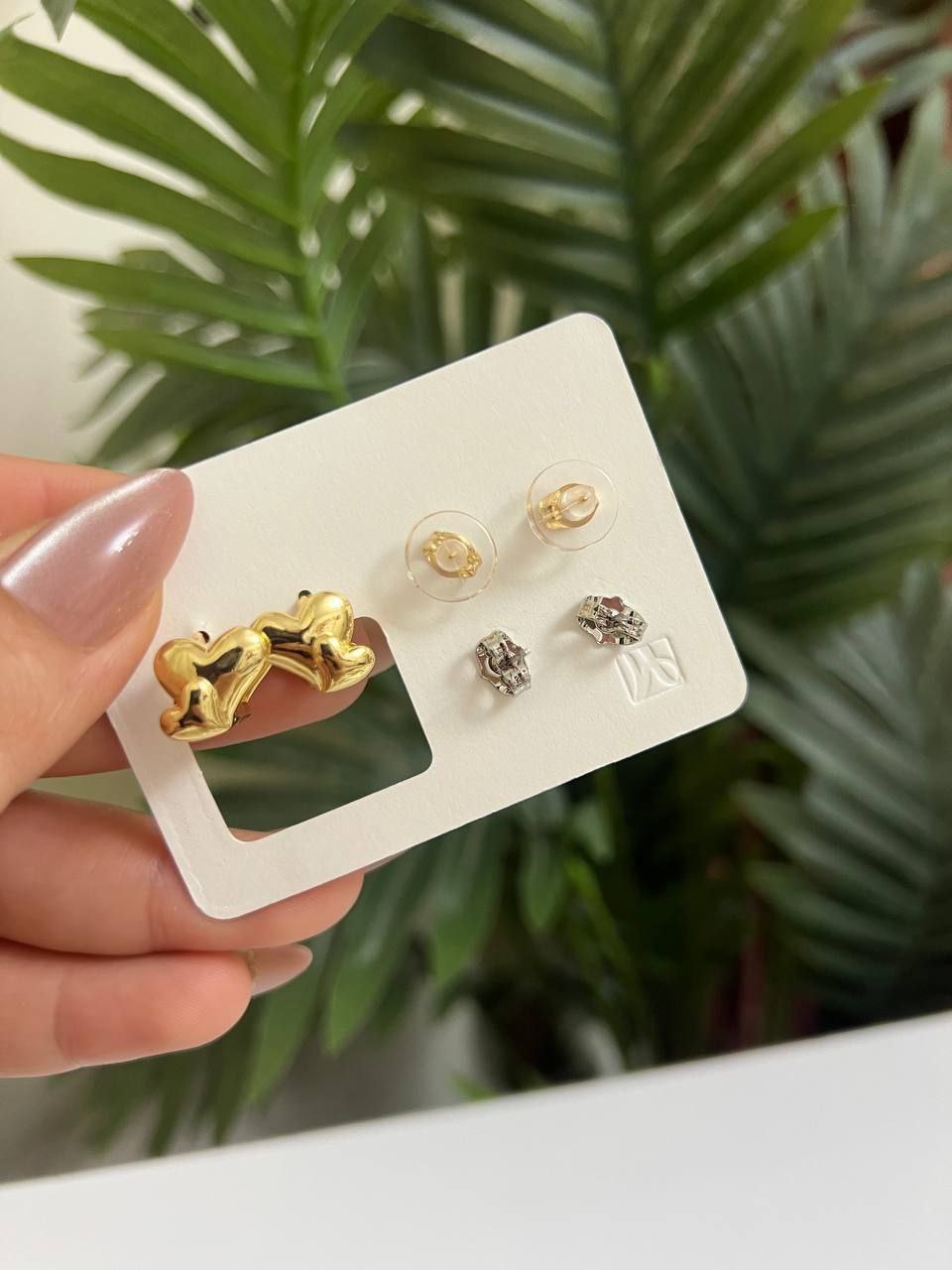 Set of 3 Hollow Chinese Gold Earrings & 2 Piercings – On Card S1