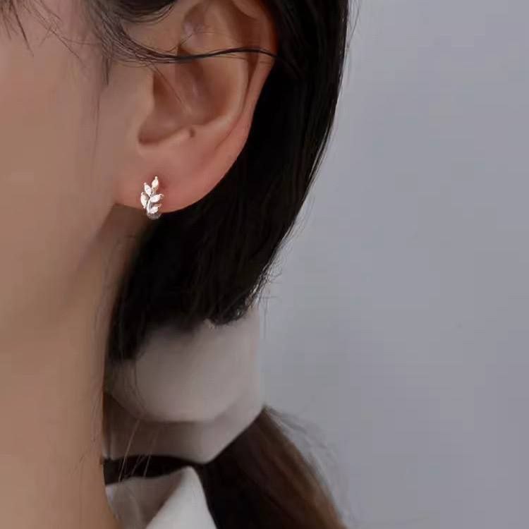 Bar Stud Piercing – Pure 316 Stainless Steel with Colored Zircon Stones S1