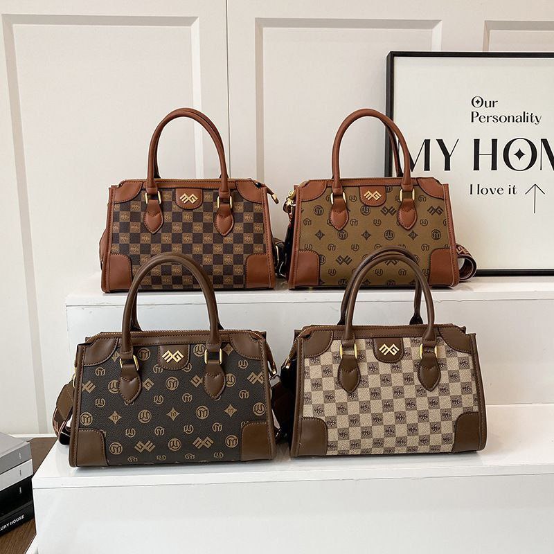 Hand & Crossbody Bag – Premium Material with Stamped Accessories S1     Code : 1532