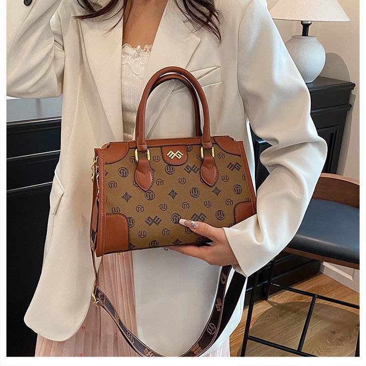 Hand & Crossbody Bag – Premium Material with Stamped Accessories S1     Code : 1532