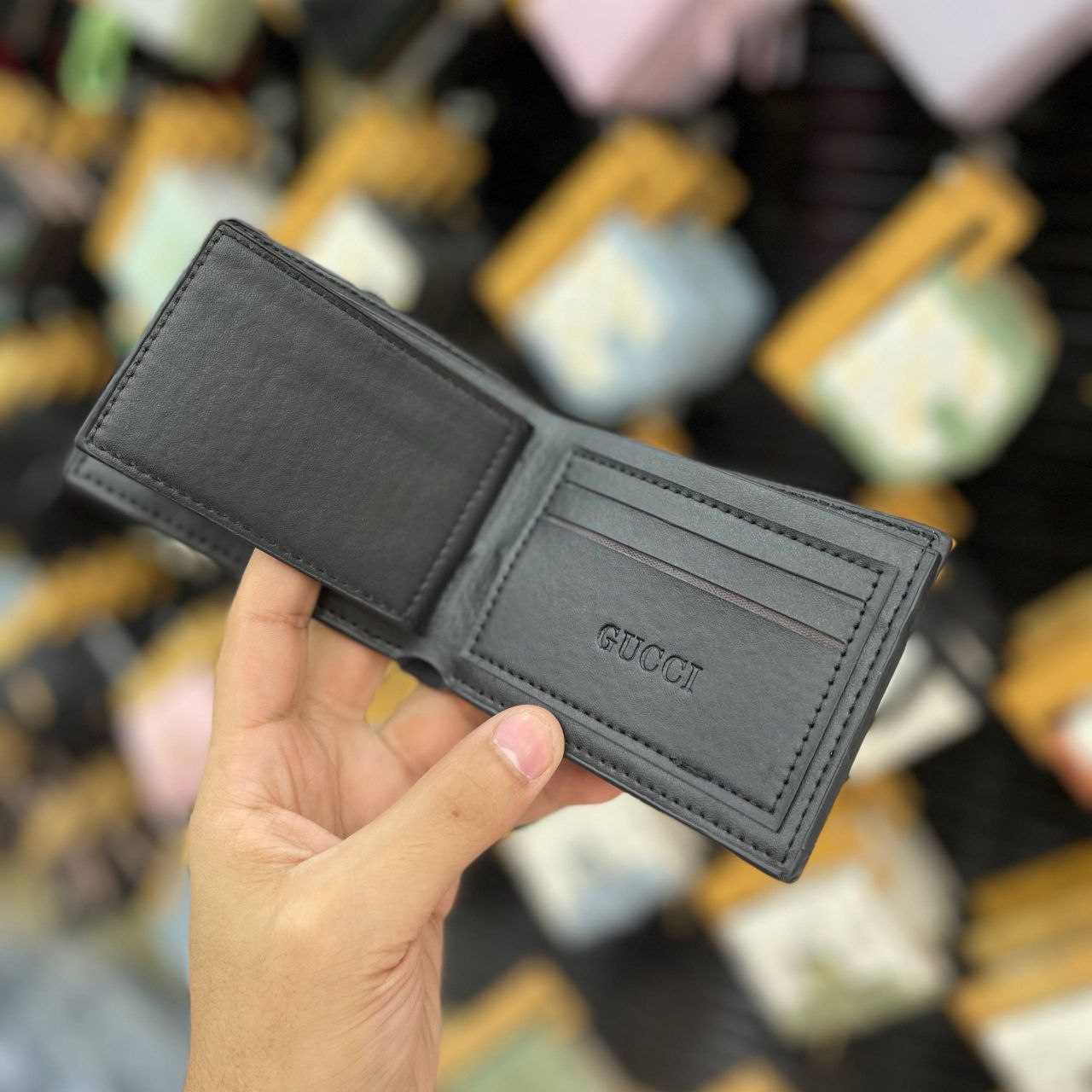 GUCCI Men’s Leather Wallet – Premium Quality S1