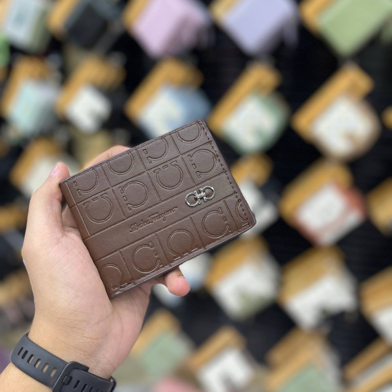 Salvatore Ferragamo Men’s Leather Wallet – Premium Quality S1