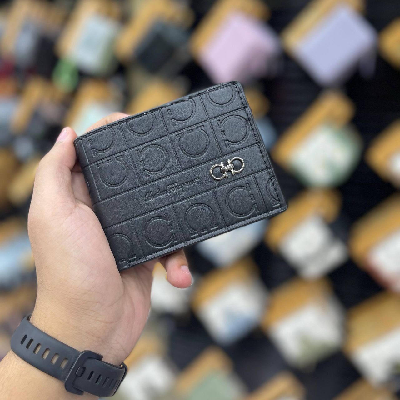 Salvatore Ferragamo Men’s Leather Wallet – Premium Quality S1