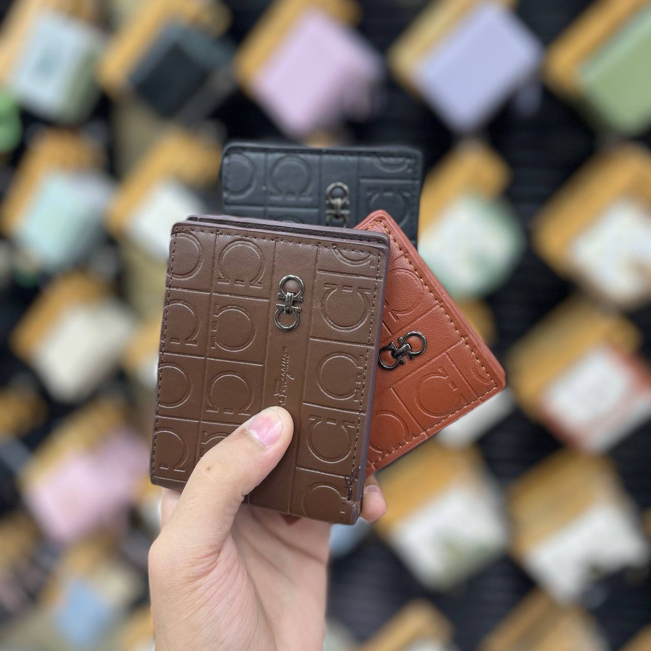 Salvatore Ferragamo Men’s Leather Wallet – Premium Quality S1