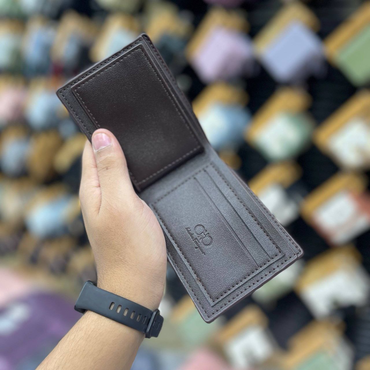 Salvatore Ferragamo Men’s Leather Wallet – Premium Quality S1