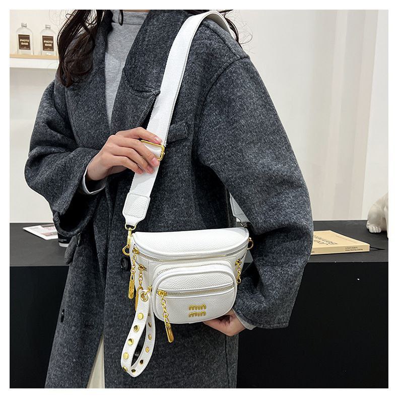 MIU MIU Shoulder Bag – Premium Material & Elegant Design S1               Code : 1531