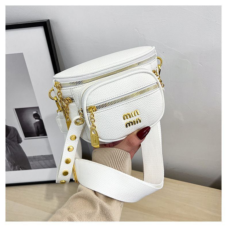 MIU MIU Shoulder Bag – Premium Material & Elegant Design S1               Code : 1531