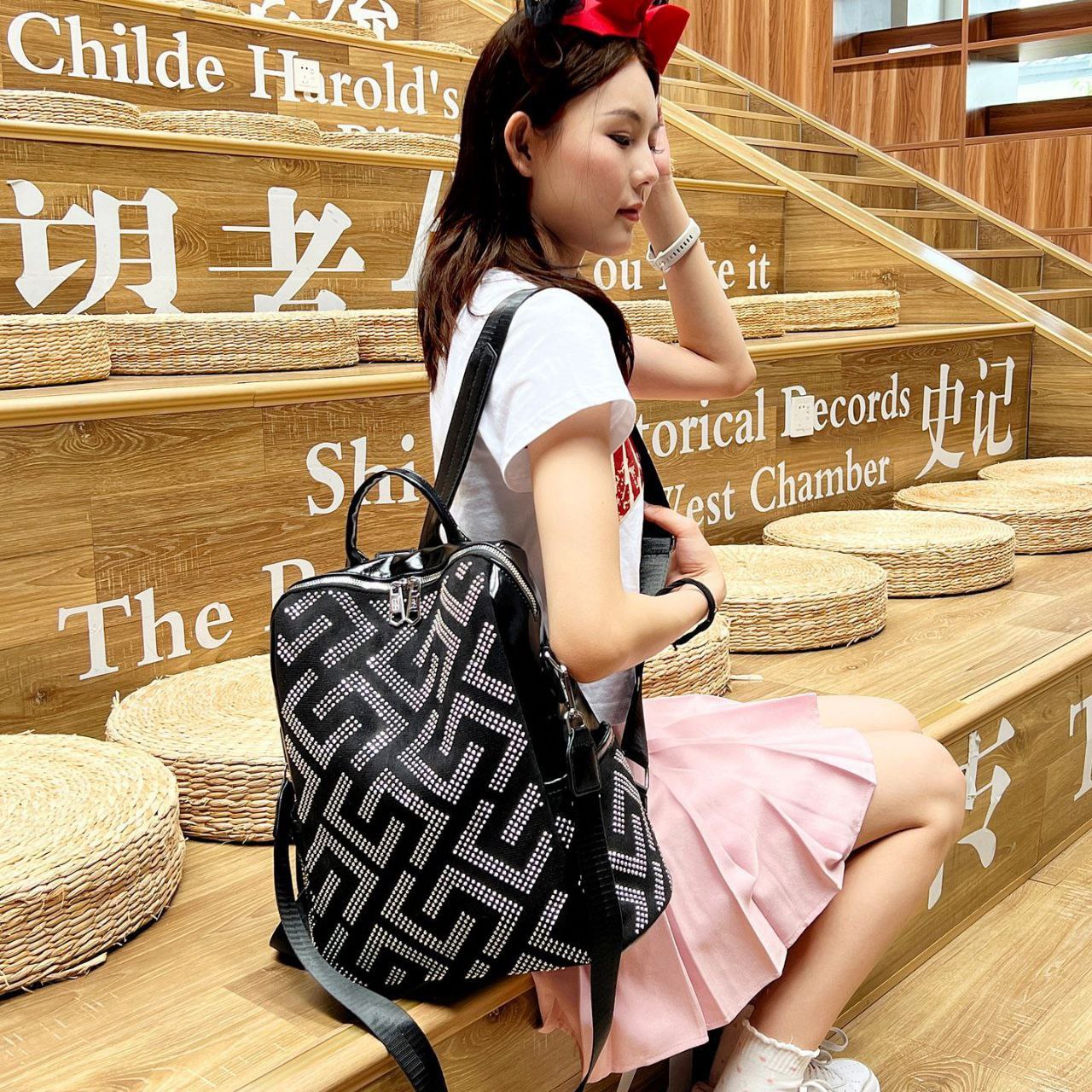 “Glam Touch” Backpack & Shoulder Bag – Premium Leather S1  (Code: 1656)