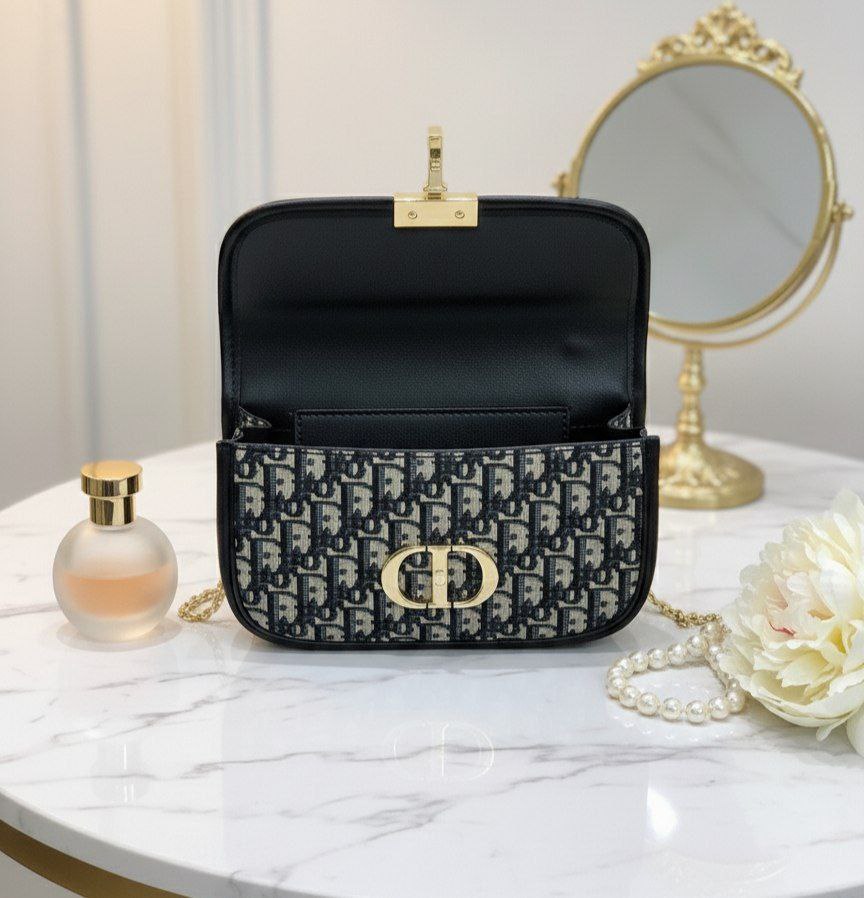 “Dior Elegance” Imported Cross Bag – Premium Leather  S1 (Code: 1671)