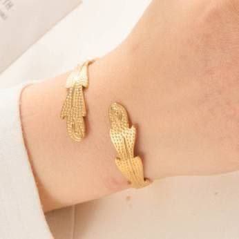 Stainless Steel 316L Adjustable Bangle – Free Size S1