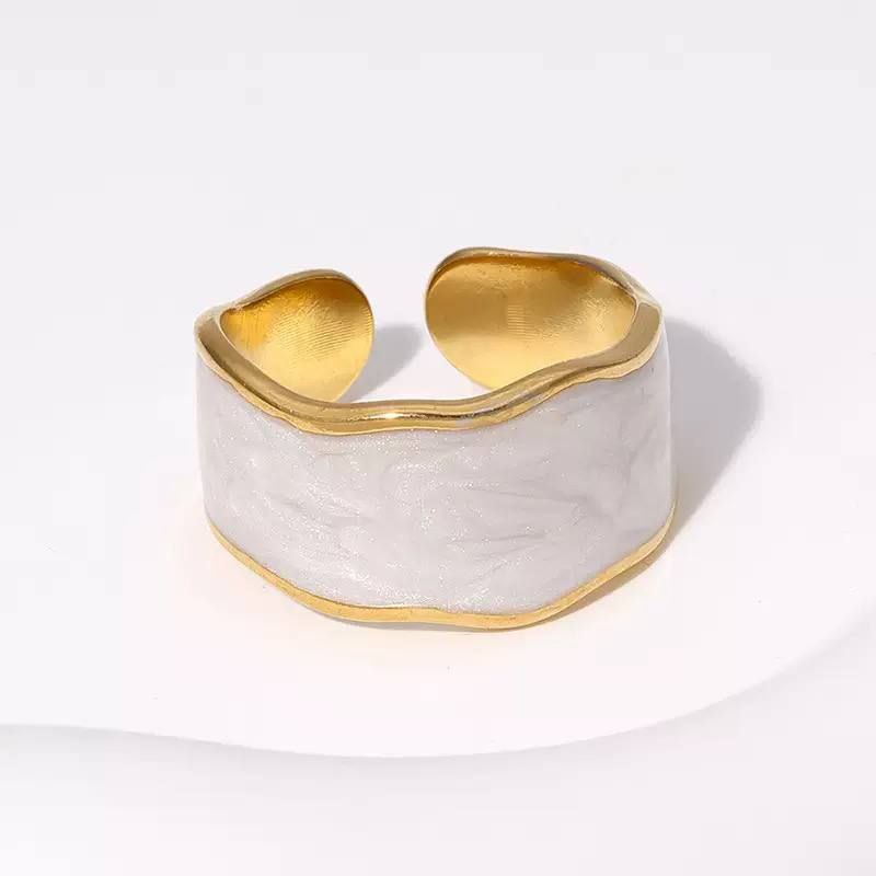 Pure 316 Stainless Steel Enamel Ring – Black and White    S1