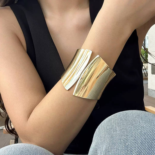 Trendy Shein Style Chinese Gold Bracelet     S1