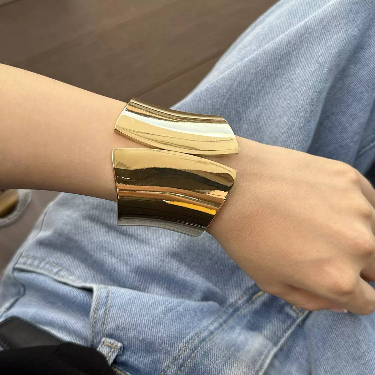 Trendy Shein Style Chinese Gold Bracelet     S1