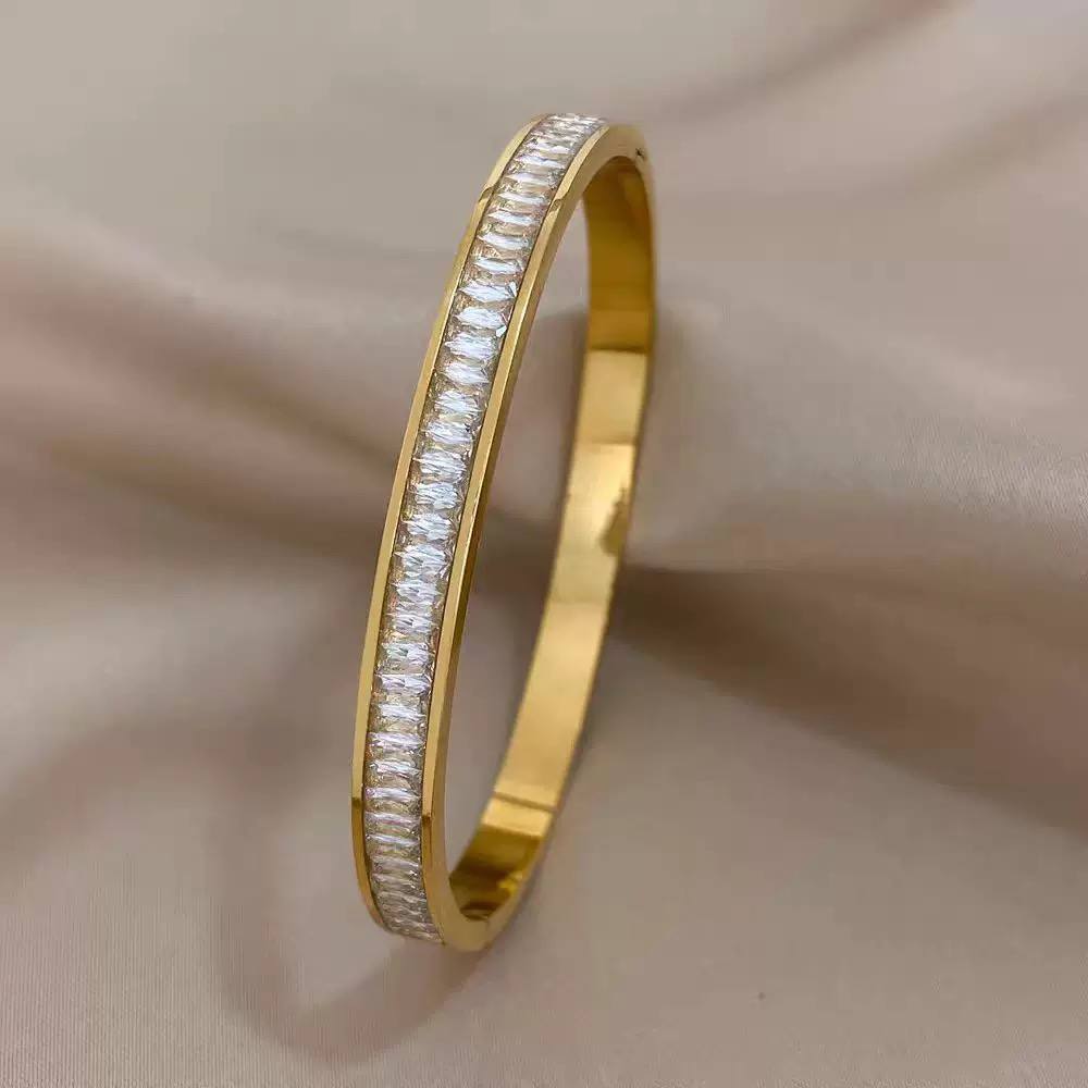 Pure 750 Stainless Steel Bracelet    S1