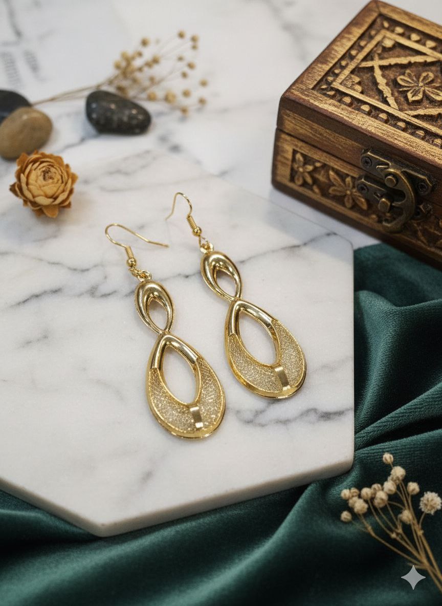 Unique Crystal Accessory Earrings    S2